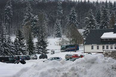 Grenzwiese_Fahrzeuge_Winter