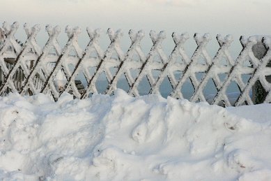 IB_Zaun_Schnee